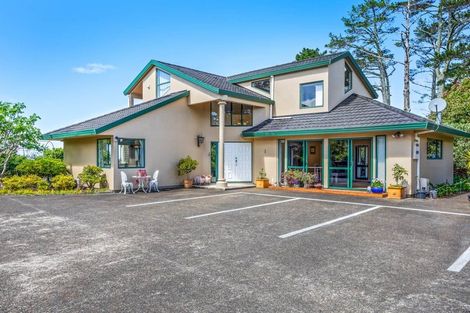 Photo of property in 1 Whangaparaoa Road, Red Beach, 0932