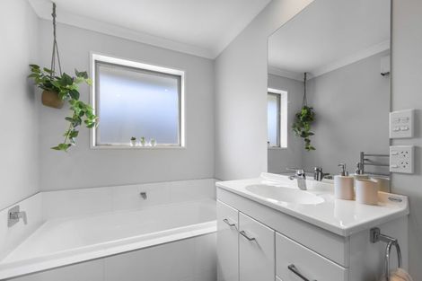 Photo of property in 2 Pukeko Place, Picton, 7220