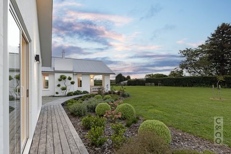 Photo of property in 88 Taupaki Road, Taupaki, Henderson, 0782