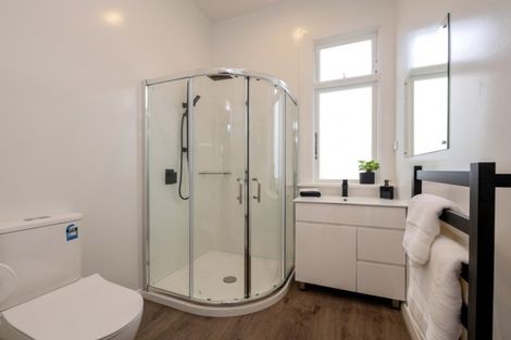 Photo of property in 33 Beach Street, Saint Clair, Dunedin, 9012