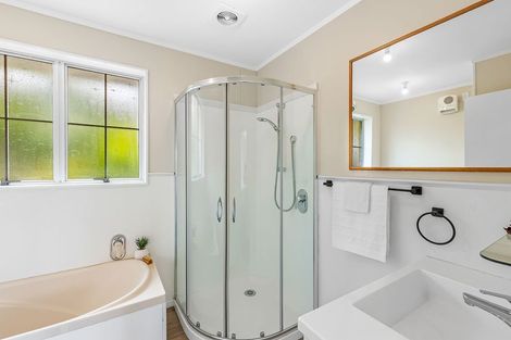 Photo of property in 198 Tutere Street, Waikanae Beach, Waikanae, 5036