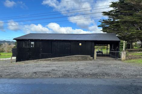 Photo of property in 24 Holdens Road, Henderson, Auckland, 0612