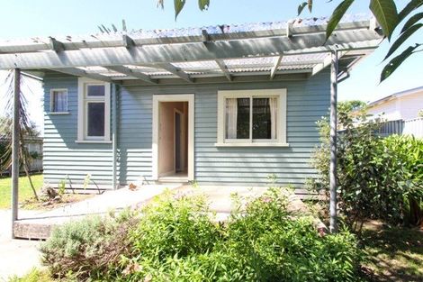 Photo of property in 1112 Caroline Road, Mayfair, Hastings, 4122