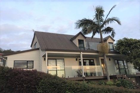 Photo of property in 15 Van Dyke Place, West Harbour, Auckland, 0618