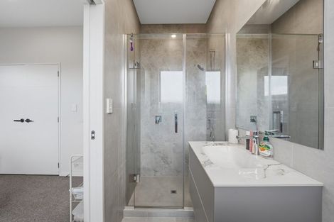 Photo of property in 13 Ngakau Road, Karaka, 2113