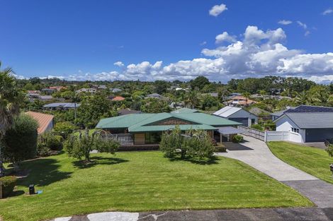 Photo of property in 11 Windfall Grove, Greenhithe, Auckland, 0632