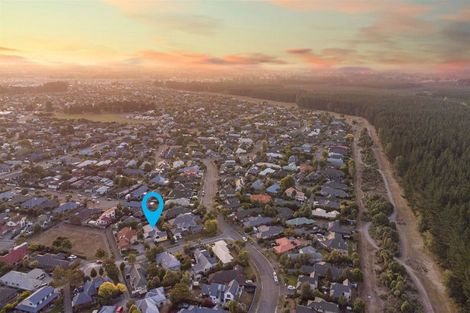 Photo of property in 4 Monterey Place, Parklands, Christchurch, 8083