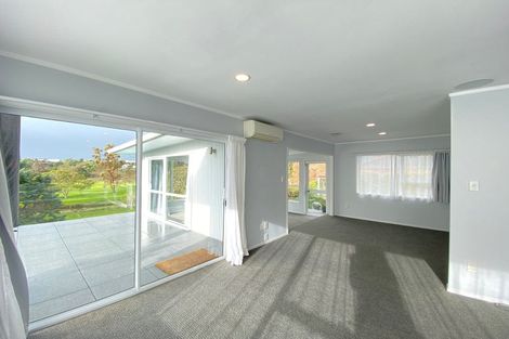 Photo of property in 14 Tarahanga Street, Northcote, Auckland, 0627