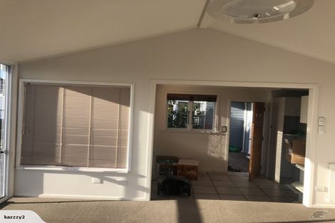 Photo of property in 2 Elgin Place, Red Beach, 0932