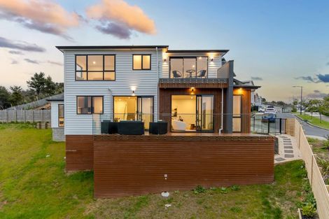 Photo of property in 14 Ringi Lane, Orewa, 0931