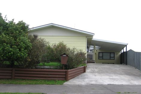 Photo of property in 21 Tiller Close, Kelvin Grove, Palmerston North, 4414