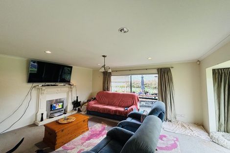 Photo of property in 20a Hira Street, Waikanae, 5036