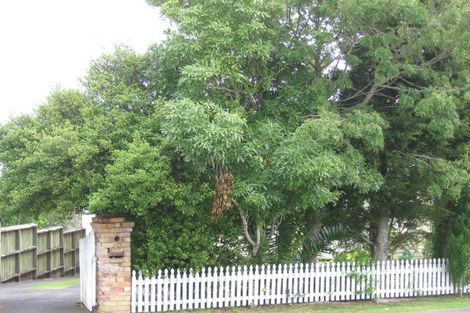 Photo of property in 40 Rambler Crescent, Beach Haven, Auckland, 0626