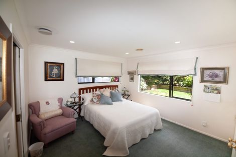 Photo of property in 6 Derry Hill, Churton Park, Wellington, 6037