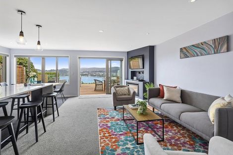 Photo of property in 5 Countess Close, Maupuia, Wellington, 6022