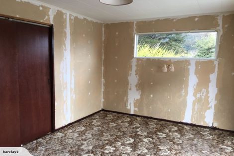 Photo of property in 5b Bracken Street, Wallaceville, Upper Hutt, 5018