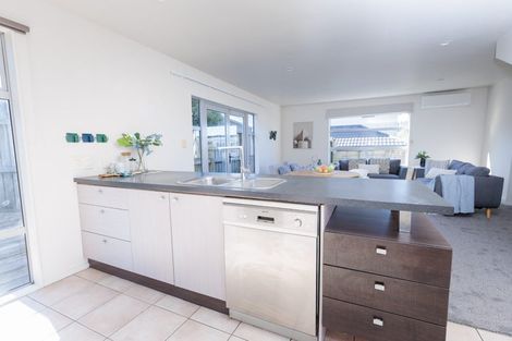 Photo of property in 10 Erlestoke Crescent, Churton Park, Wellington, 6037