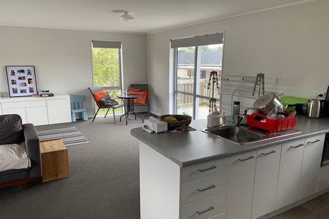 Photo of property in 7b Newland Grove, Henderson, Auckland, 0610