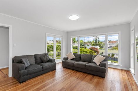 Photo of property in 38 Kohekohe Street, New Lynn, Auckland, 0600