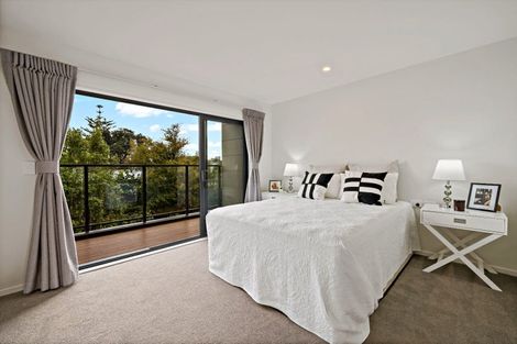 Photo of property in 17 Ti Kouka Lane, Sandringham, Auckland, 1025