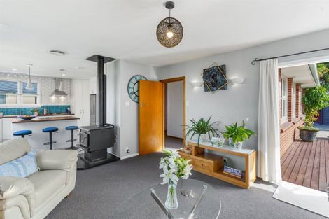 Photo of property in 16 Adams Place, Woolston, Christchurch, 8023