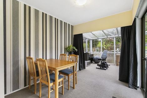 Photo of property in 2/53 Ayton Drive, Totara Vale, Auckland, 0629