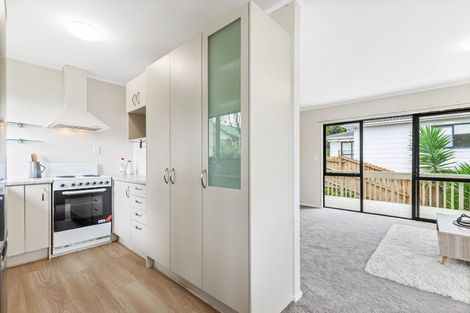 Photo of property in 3 Fernhaven Place, Massey, Auckland, 0614