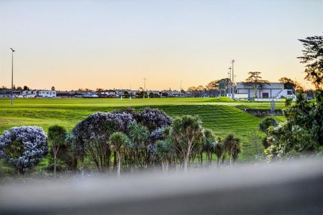 Photo of property in 70 De Quincey Terrace, Highland Park, Auckland, 2010