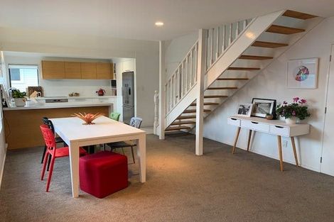 Photo of property in 2/22 Seine Road, Forrest Hill, Auckland, 0620