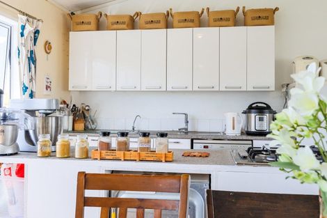 Photo of property in 18 Martin Road, Papatawa, Woodville, 4998