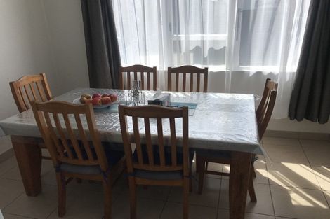 Photo of property in 11a Bamboo Grove, Kelston, Auckland, 0602