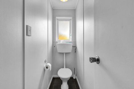 Photo of property in 8 Karaka Street, Inglewood, 4330