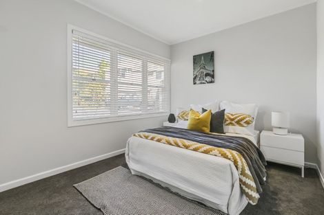 Photo of property in 1/13 Eversleigh Road, Belmont, Auckland, 0622