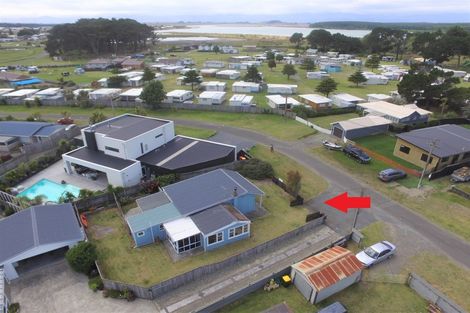 Photo of property in 13 Barber Street, Foxton Beach, Foxton, 4815