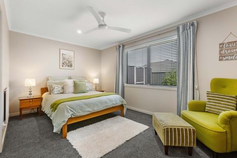 Photo of property in 18 Sunhaven Cove, Cromwell, 9310