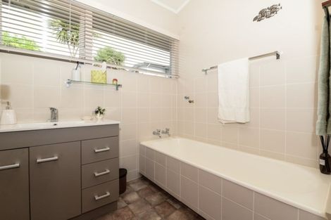 Photo of property in 187 Cambridge Road, Hillcrest, Hamilton, 3216