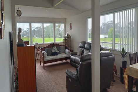 Photo of property in 105 Archibald Road, Kelston, Auckland, 0602