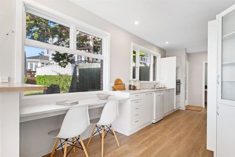 Photo of property in 97 Dyers Pass Road, Cashmere, Christchurch, 8022