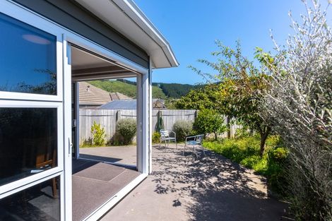 Photo of property in 10 Larsen Crescent, Tawa, Wellington, 5028