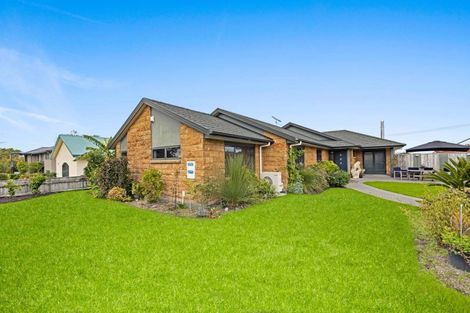 Photo of property in 34 Kinder Street, Acacia Bay, Taupo, 3330