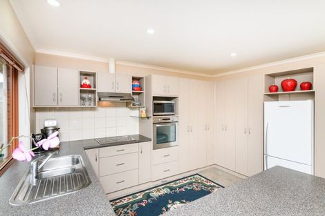 Photo of property in 12 Silkwood Place, Fitzherbert, Palmerston North, 4410