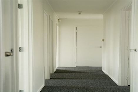 Photo of property in 19 Benita Place, Sunnyvale, Auckland, 0612
