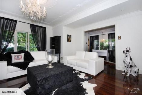 Photo of property in 18 Nikau Street, Eastbourne, Lower Hutt, 5013