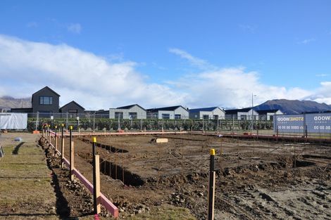 Photo of property in 25 Pounamu Avenue, Albert Town, Wanaka, 9305