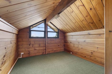 Photo of property in 14 Fairfax Terrace, Frankleigh Park, New Plymouth, 4310