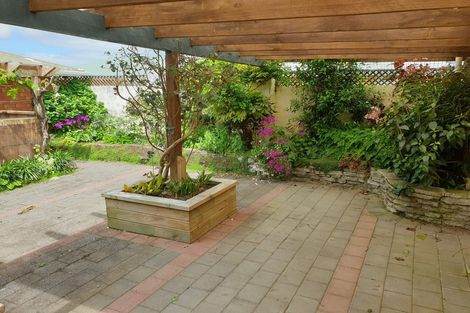 Photo of property in 2 Hood Place, Spotswood, New Plymouth, 4310