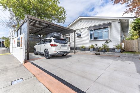 Photo of property in 5 Huatoki Street, Vogeltown, New Plymouth, 4310