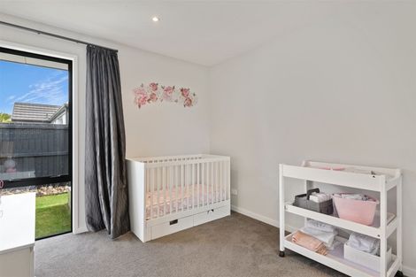 Photo of property in 98 Broadhaven Avenue, Parklands, Christchurch, 8083