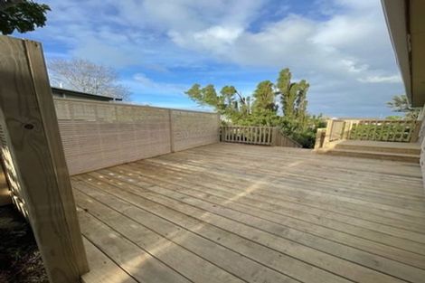 Photo of property in 115 Kemp Road, Massey, Auckland, 0614