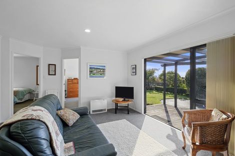 Photo of property in 3 Maple Crescent, Whalers Gate, New Plymouth, 4310